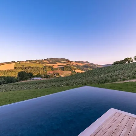 Vila Dimora Montefiore 11, Emma *