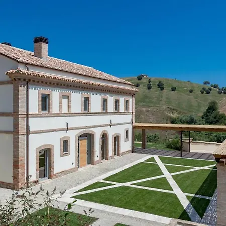 Dimora Montefiore 11, Emma Vila Montefiore dellʼAso