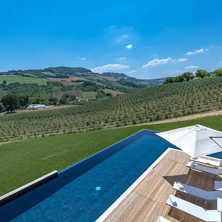 Dimora Montefiore 11, Emma Vila Montefiore dellʼAso